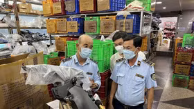 Phát hiện số lượng cực "khủng" sản phẩm giả mạo nhãn hiệu Honda tại chợ Tân Thành