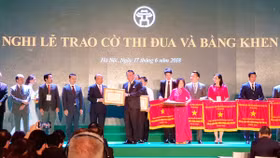 Tân Hoàng Minh đón nhận bằng khen của Thủ tướng Chính phủ