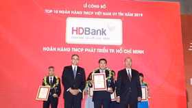 HDBank được vinh danh Top 6 Ngân hàng thương mại uy tín nhất 2019