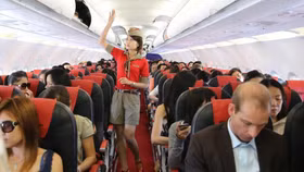 Cổ phiếu VJC giảm 25%, vợ con Phó TGĐ Vietjet bán 134.000 cổ phiếu
