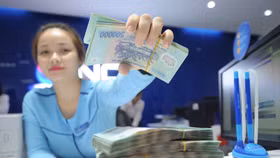 MBB bất ngờ bứt phá, hai sàn tăng điểm