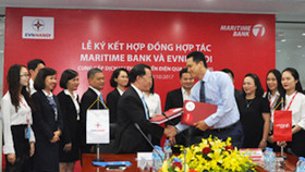 Người dân ở Hà Nội có thể nộp tiền điện qua Maritime Bank