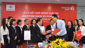 Người dân ở Hà Nội có thể nộp tiền điện qua Maritime Bank