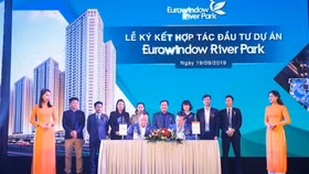 Eurowindow Holding ký hợp tác đầu tư với CenLand