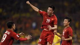 Eurowindow thưởng 1 tỷ đồng cho Huy Hùng với bàn mở tỉ số vào lưới Malaysia
