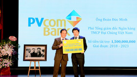 PVcomBank trao học bổng 1,5 tỷ đồng cho sinh viên ĐH Kinh tế Quốc dân