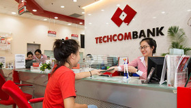 Techcombank ưu đãi “25 năm gắn kết yêu thương, trao nghìn quà tặng”