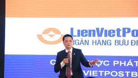 Ông Nguyễn Đức Hưởng bác bỏ tin đồn bán tháo cổ phiếu LienvietPostBank