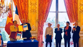 Tập đoàn FLC và Airbus ký bản ghi nhớ mua 24 máy bay