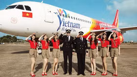 Bứt phá ngoạn mục, PLX và VJC chính thức vào rổ VN30