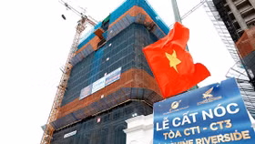 Cất nóc dự án đẳng cấp 5 sao Sunshine Riverside