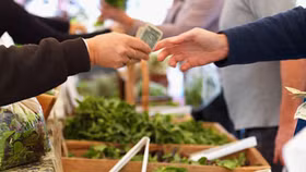 Người Việt thích thanh toán bằng tiền mặt, vì sao?