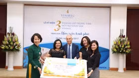 Hơn 300 em bé ra đời từ thụ tinh ống nghiệm thành công tại Vinmec