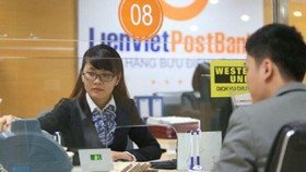 Hàng loạt lãnh đạo LienVietPostBank từ chối quyền mua thêm cổ phiếu