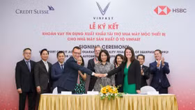 Vừa ra mắt 2 mẫu xe sang, Vinfast đã nhận được bảo lãnh 950 triệu USD từ Euler Hermes