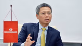 3 lãnh đạo Techcombank được thưởng 300.000 cổ phiếu