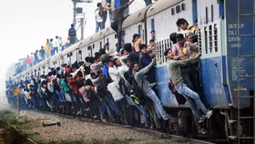 Dân số thế giới 8 tỷ người, Ấn Độ sẽ "soán ngôi" Trung Quốc