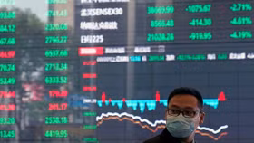 Cổ phiếu SMIC tại Hồng Kông lao đốc sau khi Hoa Kỳ thắt chặn các hạn chế xuất khẩu