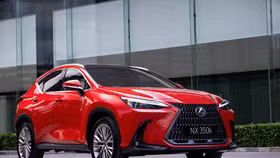 Toyota triệu hồi hàng chục nghìn xe do do lỗi phanh tay điện tử