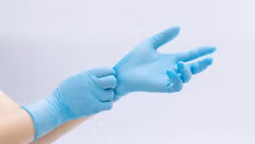 Từ 15/03 tạm ngừng kinh doanh tạm nhập, tái xuất khẩu trang, găng tay y tế trang phục phòng, chống dịch