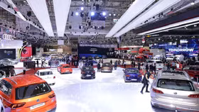 Doanh số ô tô giảm mạnh trong tháng 4 do Covid-19
