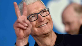 CEO Tim Cook nhận hơn 5 triệu cổ phiếu Apple trị giá 750 triệu USD