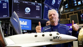 Tỷ phú Richard Branson chính thức hoàn thành sứ mệnh bay vào không gian