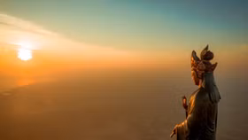 Vì sao nhiều người năm nào cũng đến núi Bà Đen?