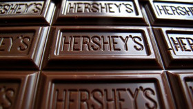 Hershey Co bị khởi kiện vì cáo buộc sô cô la có chứa kim loại nặng