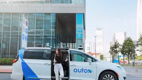 Trung Quốc bắt đầu triển khai robotaxi tự lái trên đường phố