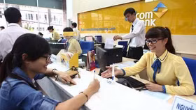 3 khách hàng PVcomBank trúng thưởng tour du lịch Singapore