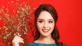 Á hậu Hoàng Anh duyên dáng với Gấm