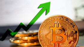 Giá Bitcoin vừa tăng, vừa chờ tin vui từ SEC