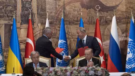 Nga và Ukraine ký thỏa thuận nối lại xuất khẩu ngũ cốc qua Biển Đen