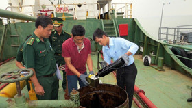 Tăng cường ngăn chặn hoạt động buôn lậu xăng dầu, than trên các tuyến biên giới, vùng biển