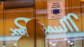 Omicron “viết lại” viễn cảnh Covid-19 cho năm 2022