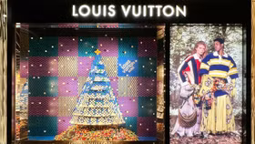 Louis Vuitton hợp tác với LEGO cho chiến dịch mùa lễ hội