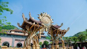 Lý do du khách nườm nượp đổ về Sun World Ba Na Hills hè này