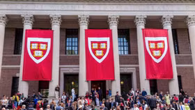 Mỹ điều tra hai trường đại học danh giá về cáo buộc nhận tài trợ bí mật