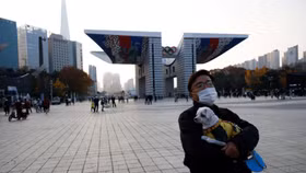 Hàn Quốc thắt chặt giãn cách xã hội, cảnh báo một cuộc khủng hoảng Covid-19 mới