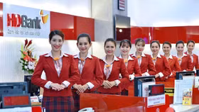 Hai lãnh đạo HDBank muốn mua vào 1 triệu cổ phiếu HDB