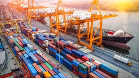 Nhóm hàng xuất khẩu nào đạt trên 10 tỷ USD từ đầu năm đến 15/10/2022?