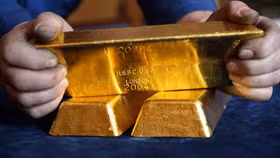 Giá vàng lao dốc khi đồng USD bật tăng trở lại