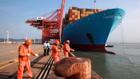 "Công xưởng của thế giới" đang mất dần vị thế thống trị về sản xuất và xuất khẩu