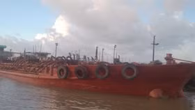 Tạm giữ 2 phương tiện vận tải khai thác, vận chuyển trái phép khoáng sản trên vùng biển Hải Phòng