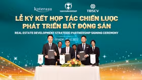 Vạn Xuân Group ký kết hợp tác chiến lược phát triển bất động sản với Koterasu và TBS Capital VN