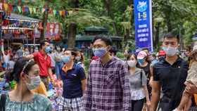 Hà Nội hạn chế tụ tập quá 10 người nơi công cộng