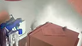 Xe đạp điện bỗng dưng phát nổ khi đang sạc