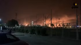 Sốc: UAV của Houthi đốt cháy 2 nhà máy lọc dầu lớn nhất Ả rập Xê út