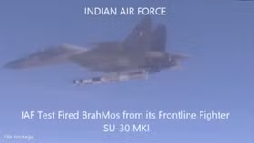 Su-30MKI Ấn Độ phóng thành công tên lửa BrahMos trên biển